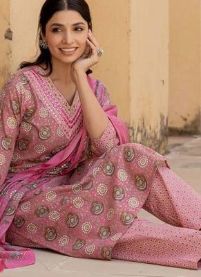 Women Floral Embroidered Regular Mirror Work Kurta with Trousers & With Dupatta 7