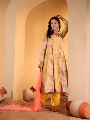 Yellow Floral Printed Square Neck Kurta With Trousers & Dupatta 1