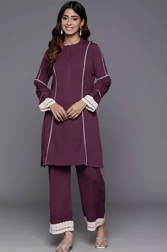 Violet Textured Mandarin Collar Straight Kurta With Trousers