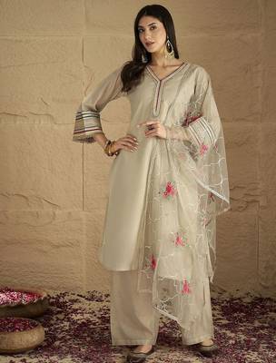 Ethnic Motifs Yoke Design Regular V-Neck Straight Kurta With Trousers And Dupatta 1