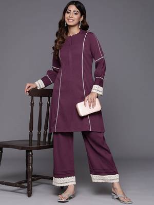 Violet Textured Mandarin Collar Straight Kurta With Trousers 6