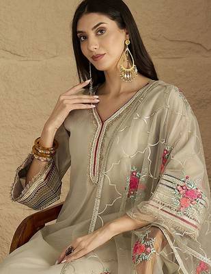Ethnic Motifs Yoke Design Regular V-Neck Straight Kurta With Trousers And Dupatta 2