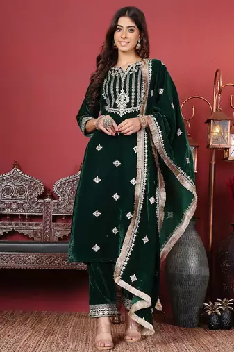 Green Floral Embroidered Regular Sequinned Velvet Kurta & Trouser & Dupatta