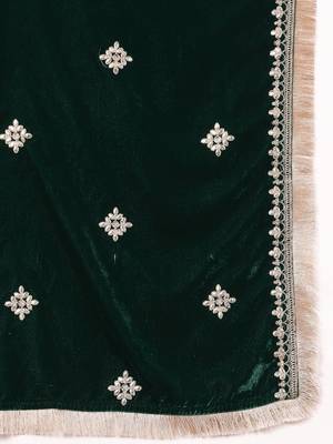 Green Floral Embroidered Regular Sequinned Velvet Kurta & Trouser & Dupatta 4