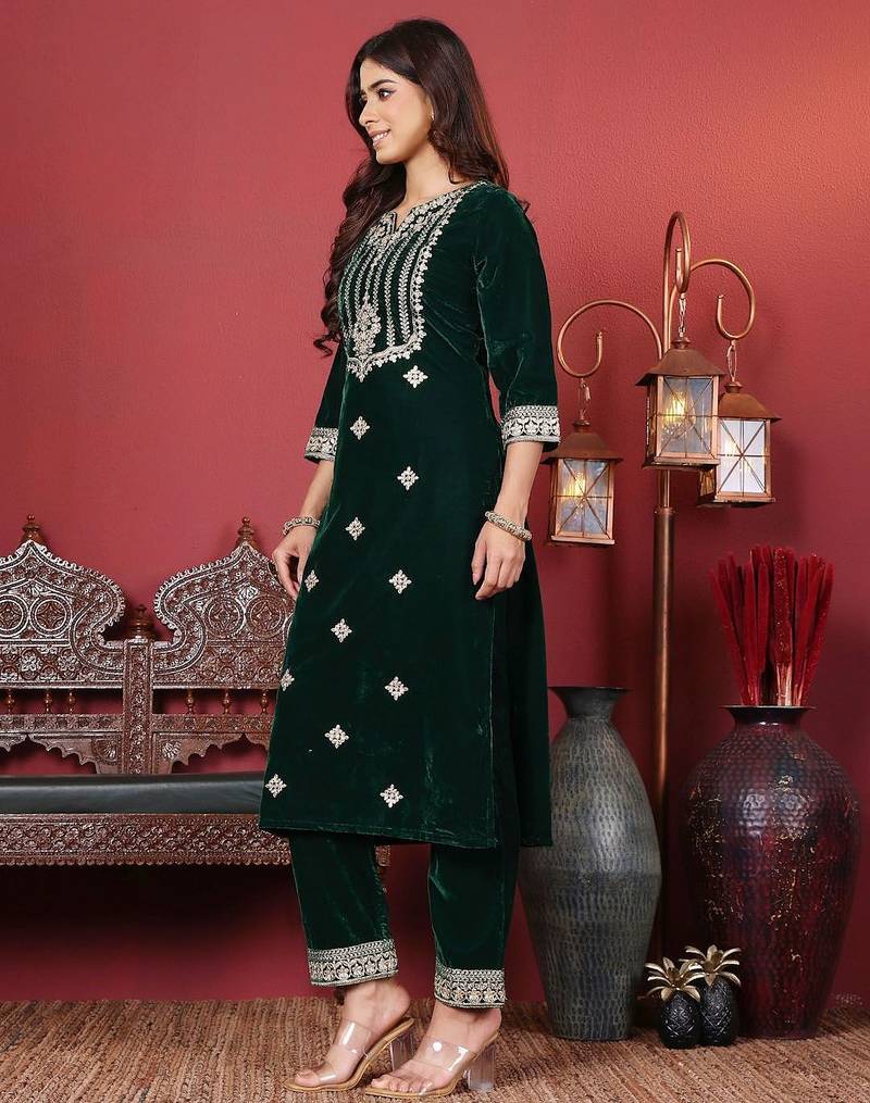 Green Floral Embroidered Regular Sequinned Velvet Kurta & Trouser & Dupatta