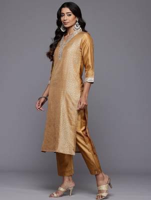 Sequinned Kurta With Trousers & Dupatta 6
