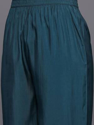 Paisley Embroidered Zari Panelled Kurta With Trousers & Dupatta 4