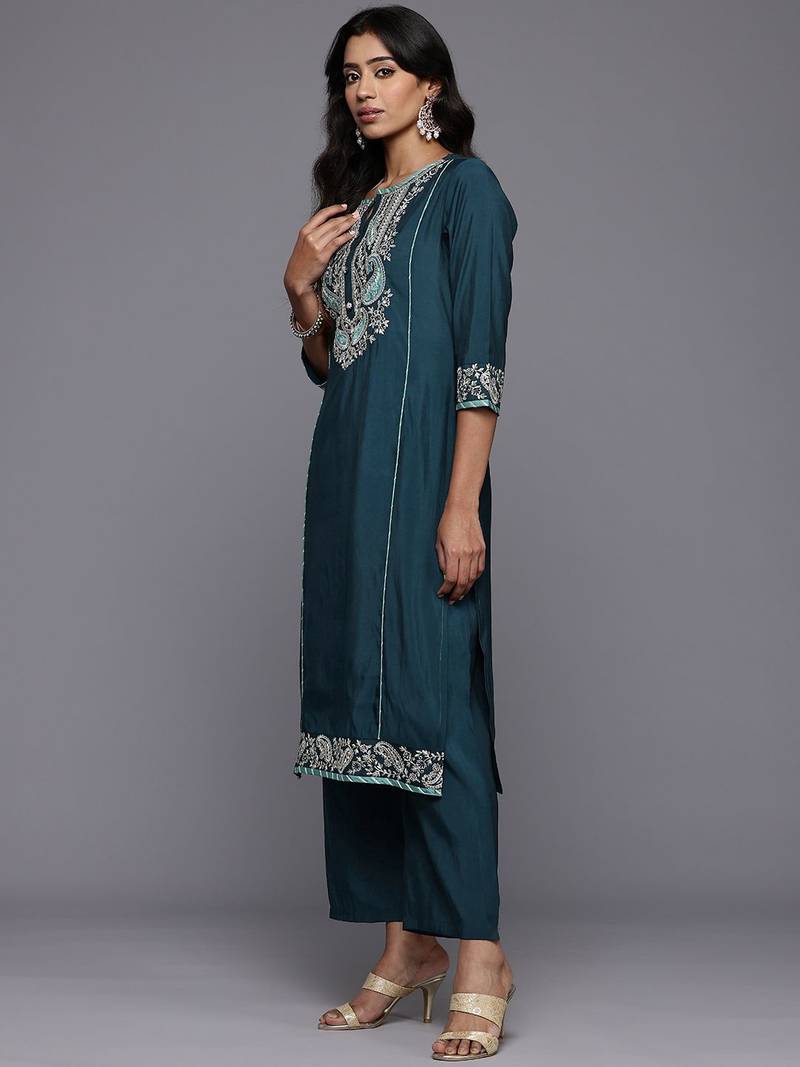 Paisley Embroidered Zari Panelled Kurta With Trousers & Dupatta