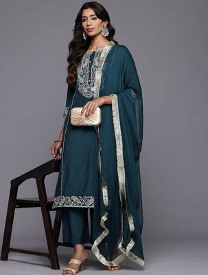 Paisley Embroidered Zari Panelled Kurta With Trousers & Dupatta 8