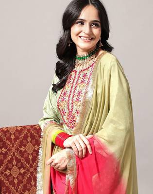 Women Green Leheriya Embroidered Mirror Work Kurta with Trousers & With Dupatta 2