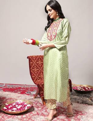 Women Green Leheriya Embroidered Mirror Work Kurta with Trousers & With Dupatta 5