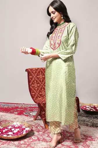 Women Green Leheriya Embroidered Mirror Work Kurta with Trousers & With Dupatta
