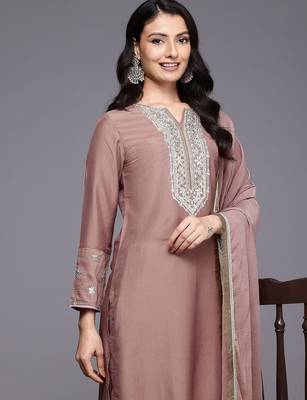 Ethnic Motifs Embroidered Zari Kurta With Trousers & Dupatta 2