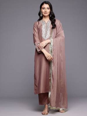 Ethnic Motifs Embroidered Zari Kurta With Trousers & Dupatta 1