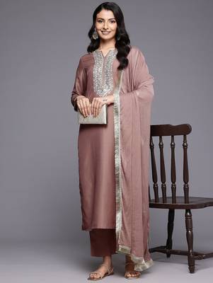 Ethnic Motifs Embroidered Zari Kurta With Trousers & Dupatta 8