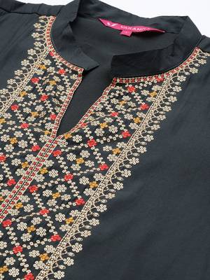 Women Floral Yoke Design Sequinned Kurta with Trousers & Dupatta 3