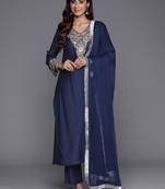 Women Floral Embroidered Thread Work Straight Kurta & Trousers With Dupatta
