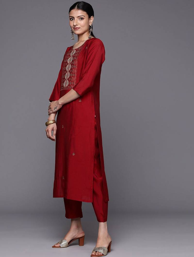 Ethnic Motifs Yoke Design Thread Work Straight Kurta with Palazzo & Dupatta