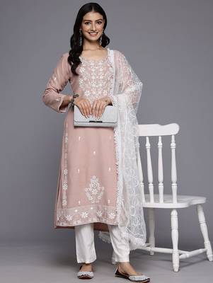 Floral Embroidered Thread Work Kurta With Trousers & Dupatta 8