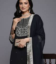 Women Zari Embroidered Kurta Set