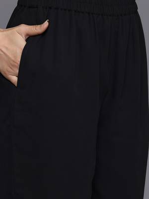 Women Zari Embroidered Kurta Set 4