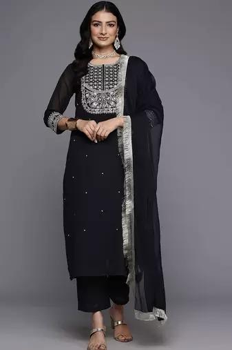Women Zari Embroidered Kurta Set