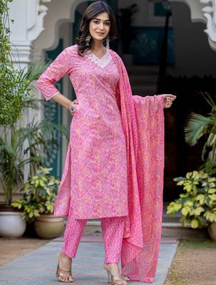 Paisley Printed Regular Thread Work Kurta with Trouser & Dupatta 3