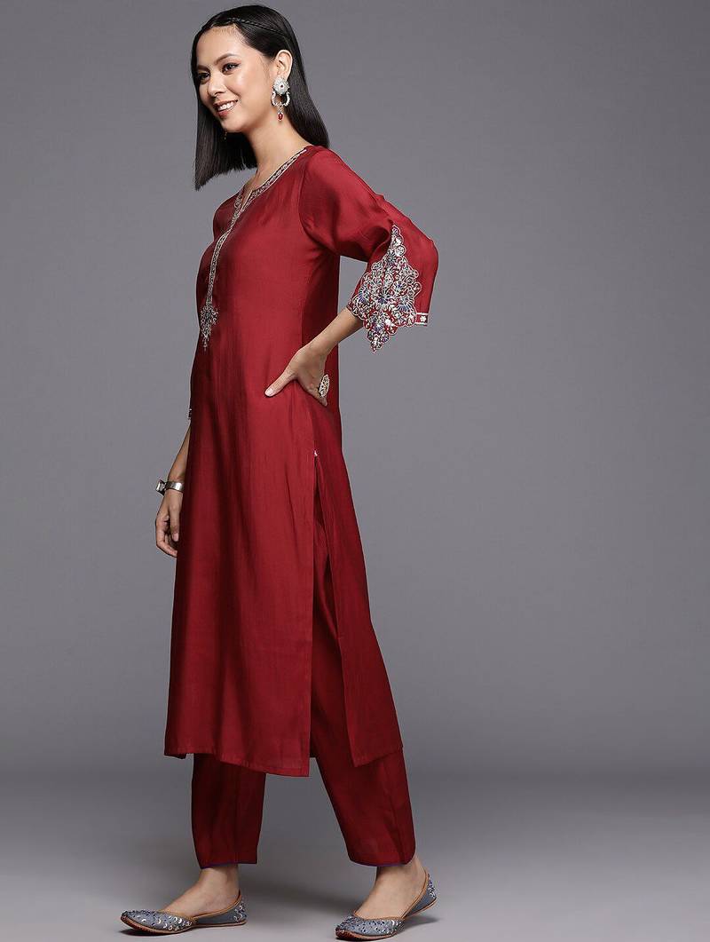 Notch Neck Ethnic Motifs Yoke Design Regular Sequinned Straight Kurta Set