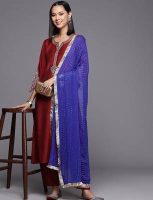 Notch Neck Ethnic Motifs Yoke Design Regular Sequinned Straight Kurta Set 7