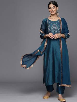 Floral Yoke Design Regular Sequinned Chanderi Silk Kurta with Trousers & Dupatta 1