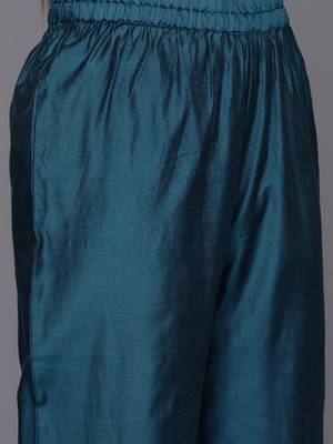 Floral Yoke Design Regular Sequinned Chanderi Silk Kurta with Trousers & Dupatta 3