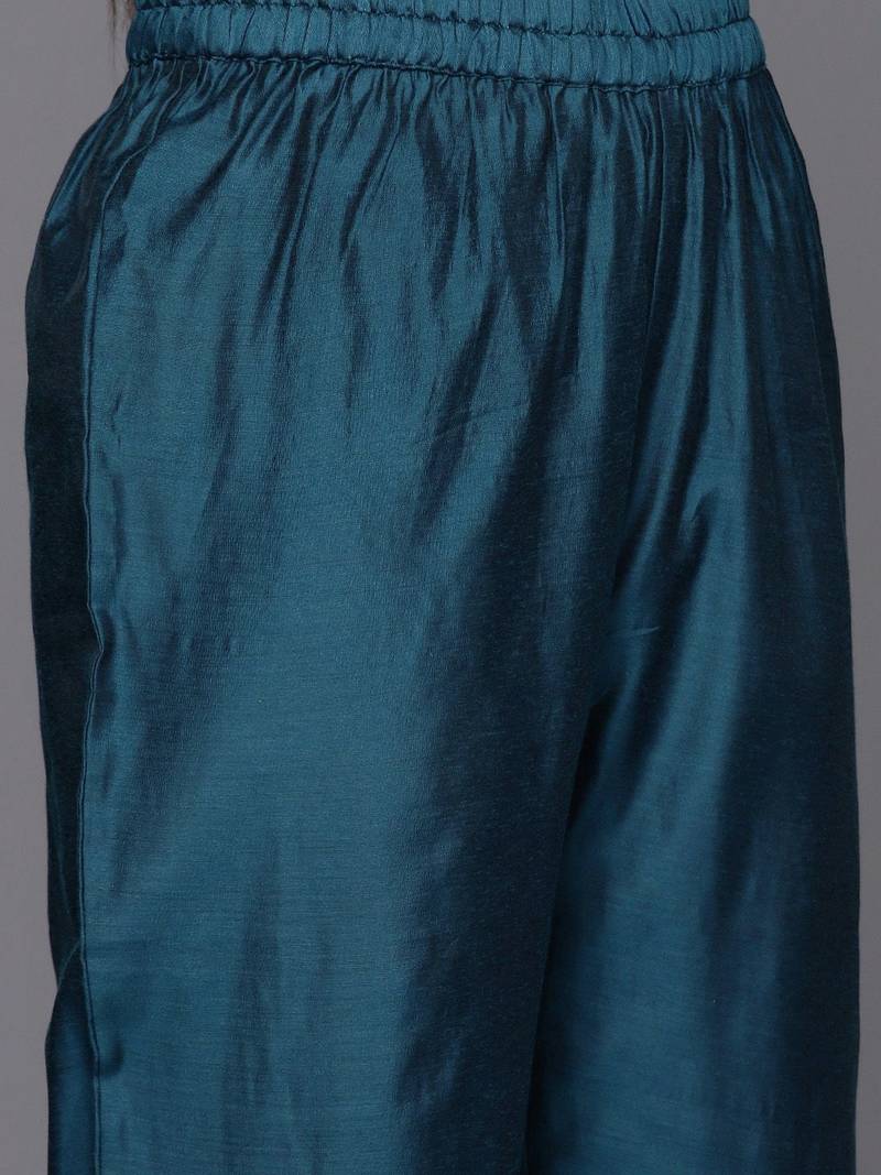 Floral Yoke Design Regular Sequinned Chanderi Silk Kurta with Trousers & Dupatta