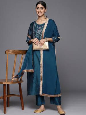 Floral Yoke Design Regular Sequinned Chanderi Silk Kurta with Trousers & Dupatta 7