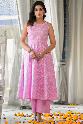 Women Floral Printed Empire Pure Cotton Kurta with Trousers