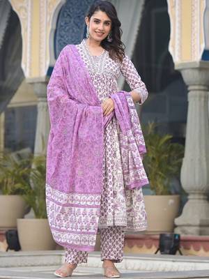 Floral Printed Empire Sequinned Pure Cotton Kurta with Trousers & Dupatta 3