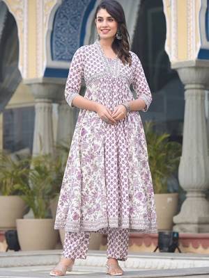 Floral Printed Empire Sequinned Pure Cotton Kurta with Trousers & Dupatta 5