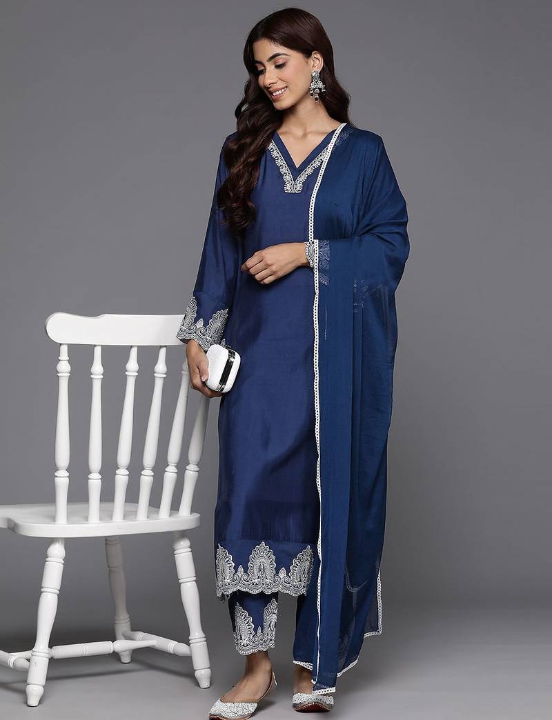 Women Ethnic Motifs Embroidered Thread Work Kurta with Trousers & With Dupatta