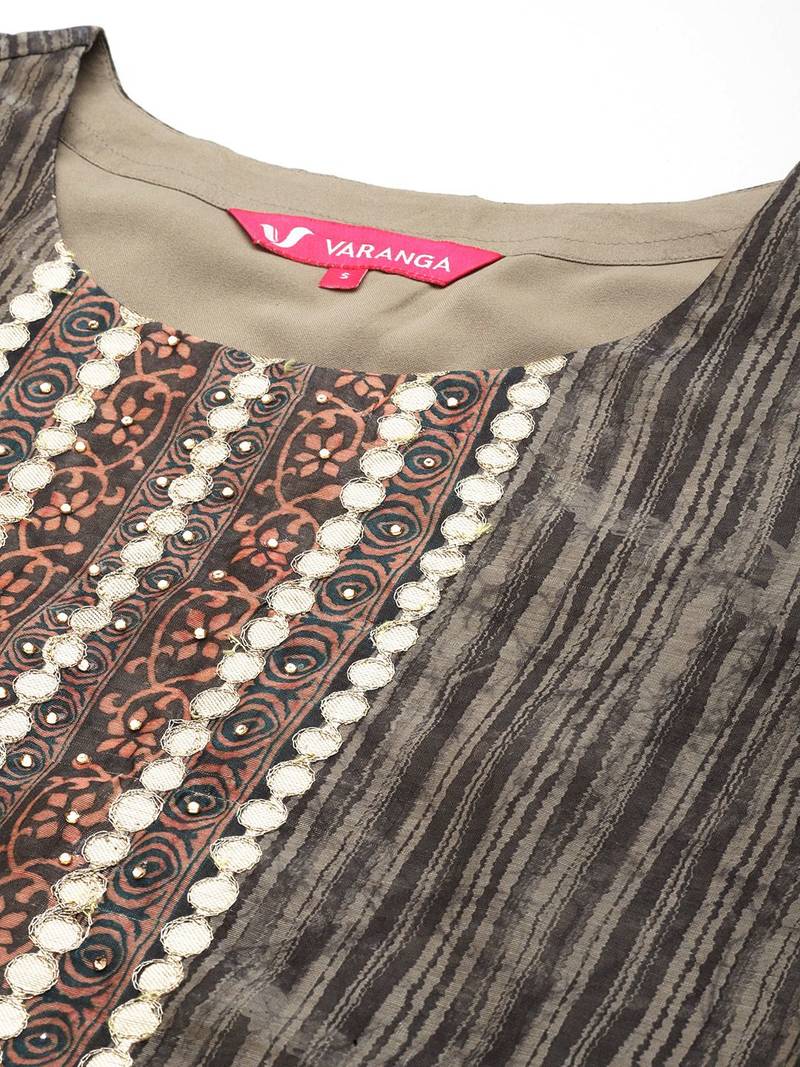 Women Abstract Printed Gotta Patti Kurta with Trousers & With Dupatta