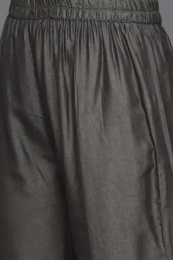 Women Abstract Printed Gotta Patti Kurta with Trousers & With Dupatta