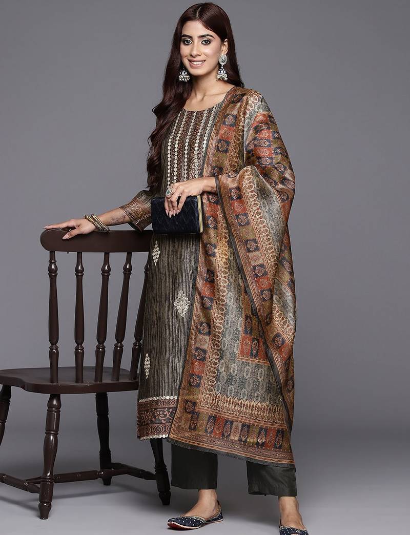 Women Abstract Printed Gotta Patti Kurta with Trousers & With Dupatta