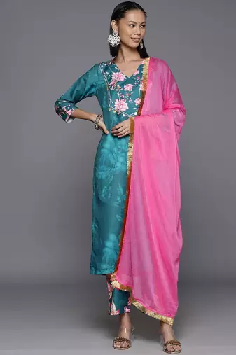 Women Floral Printed Regular Gotta Patti Kurta with Trousers & Dupatta