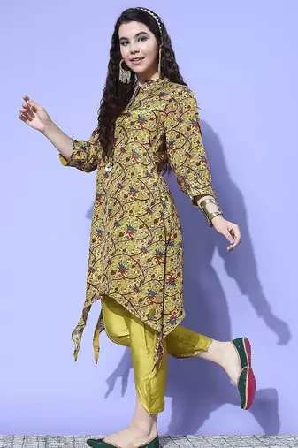 Women Floral Printed Regular Sequinned Pure Silk Kurta with Trousers