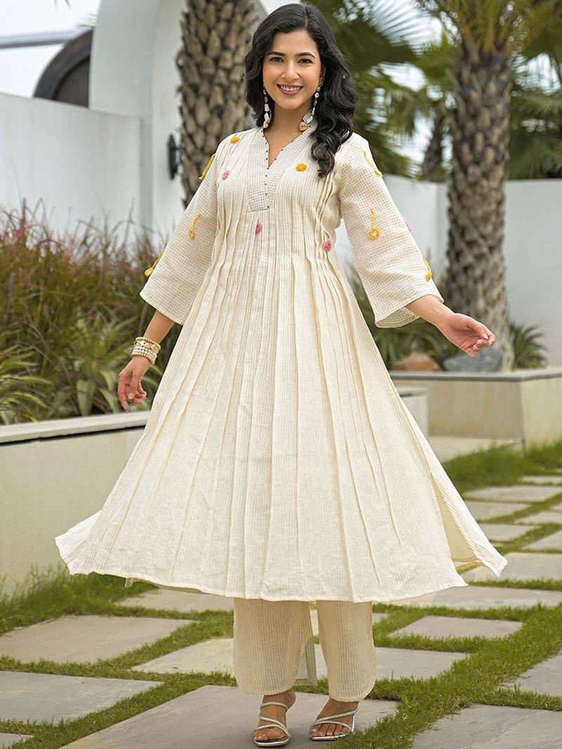 Women Pleated Thread Work Kurta with Trousers