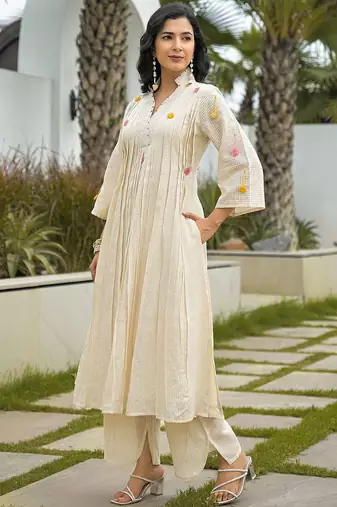 Women Pleated Thread Work Kurta with Trousers
