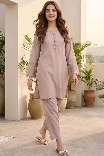 Women Regular Thread Work Kurta with Trousers