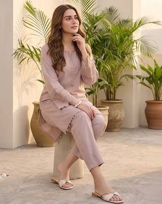 Women Regular Thread Work Kurta with Trousers 2