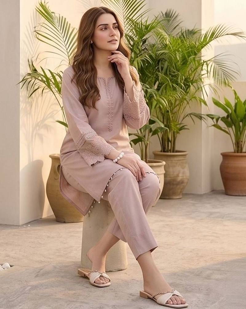 Women Regular Thread Work Kurta with Trousers