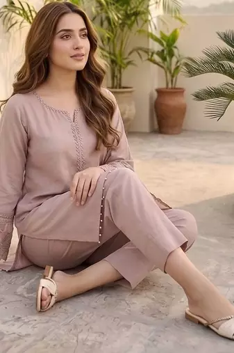 Women Regular Thread Work Kurta with Trousers