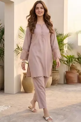 Women Regular Thread Work Kurta with Trousers