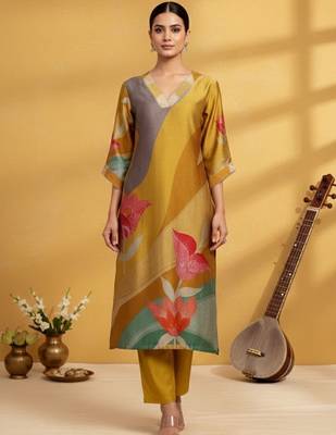 Women Floral Printed Regular Chanderi Silk Kurta with Trousers 1